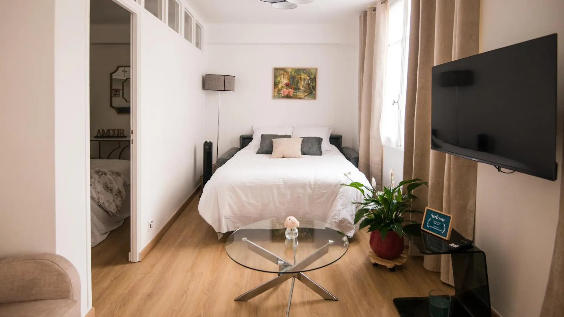 Luxury Art Deco Elegant Escape By Eiffel Tower Appartement Parijs