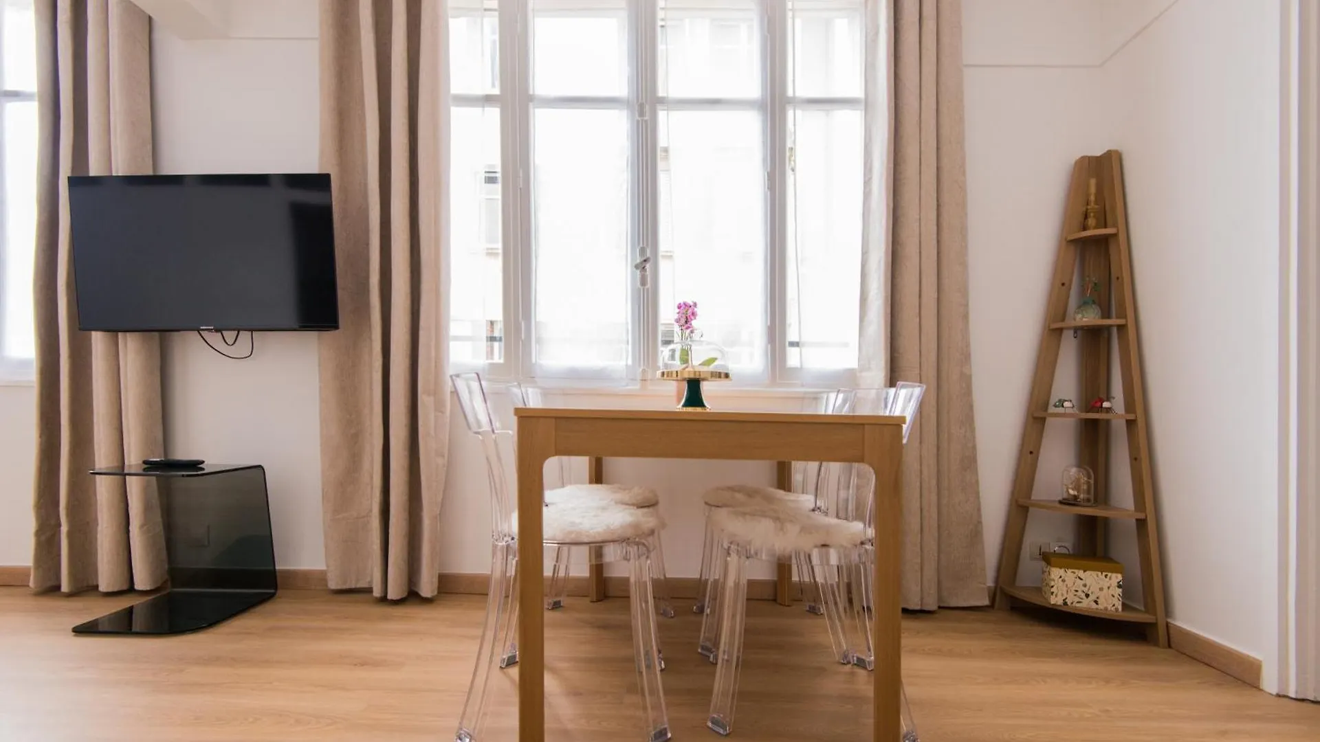 Luxury Art Deco Elegant Escape By Eiffel Tower Apartment Paris France