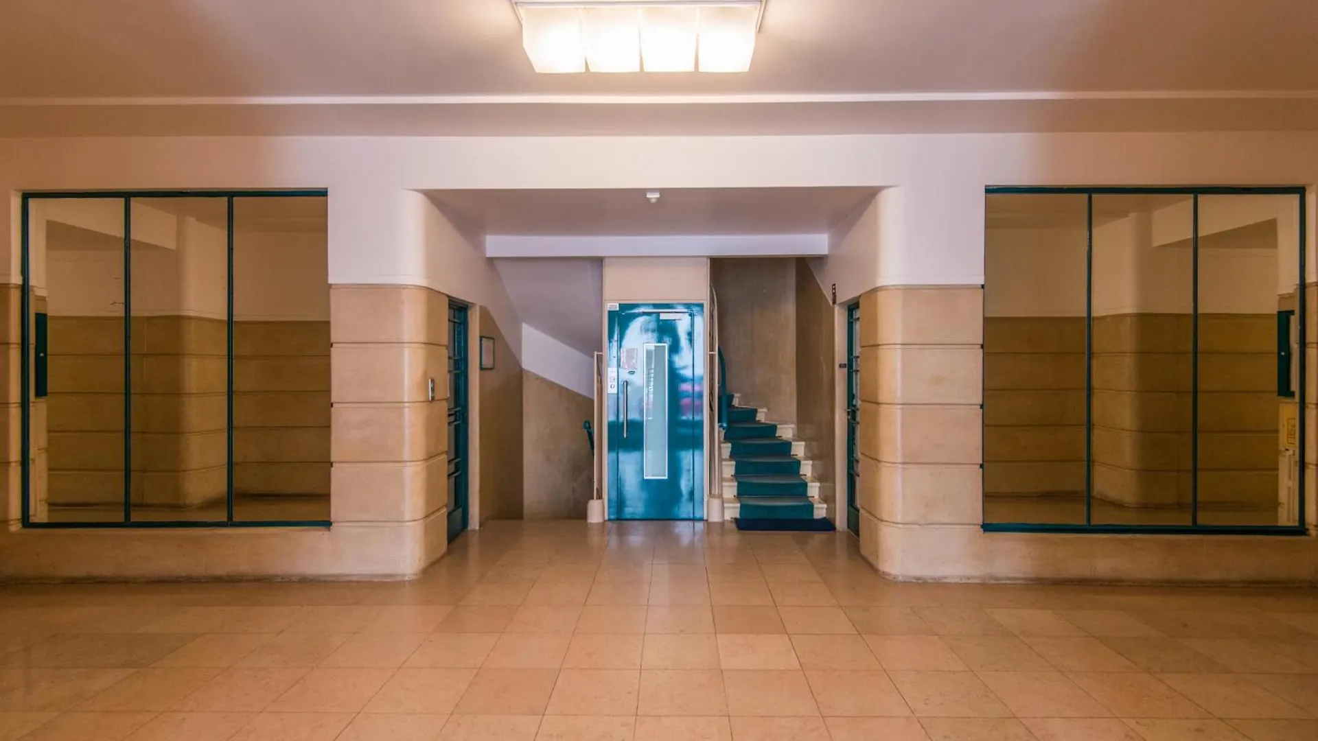 Luxury Art Deco Elegant Escape By Eiffel Tower Apartment Paris